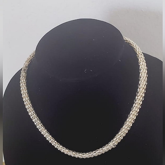 Silver Tone Chainlinks Texture Necklace. 🌴 - Picture 3 of 7